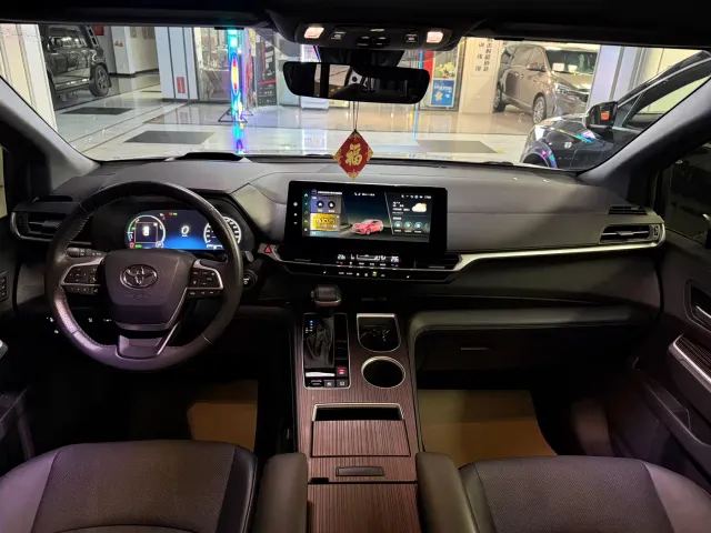 Toyota Granvia — Фото автомобиля 16
