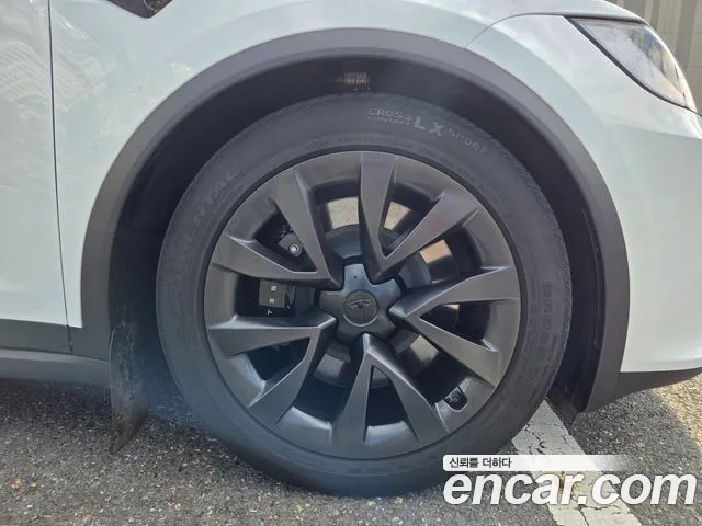 Tesla Model X — Фото автомобиля 5
