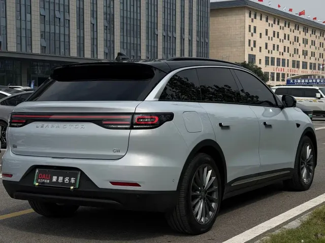 Leapmotor C11 — Фото автомобиля 6