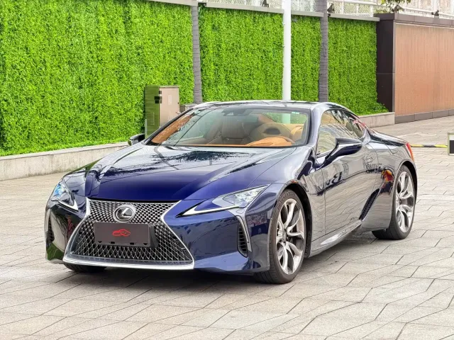 Фотография автомобиля — Lexus LC