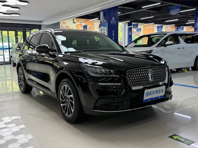 Lincoln Corsair — Фото автомобиля 3