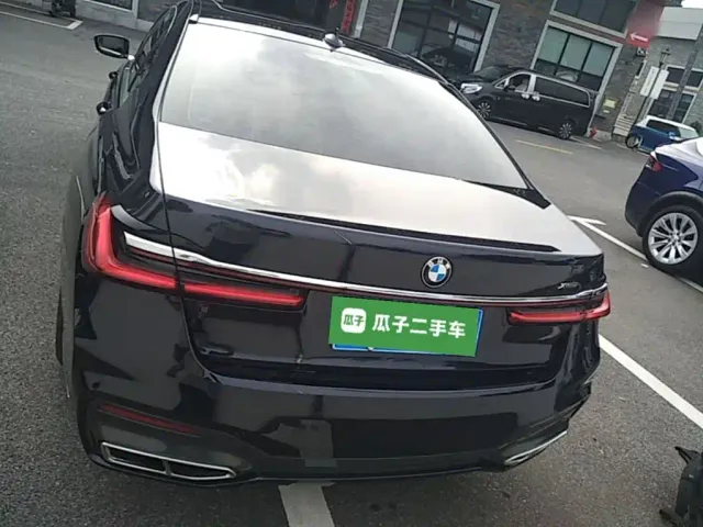 BMW 7 Series — Фото автомобиля 5