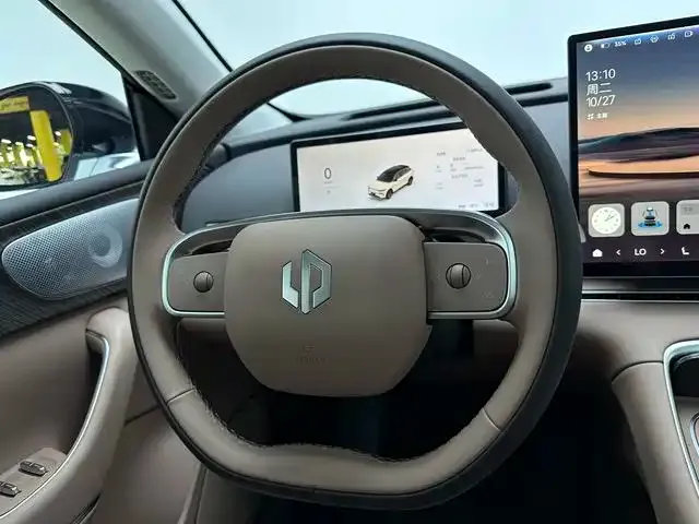 Leapmotor C11 — Фото автомобиля 10