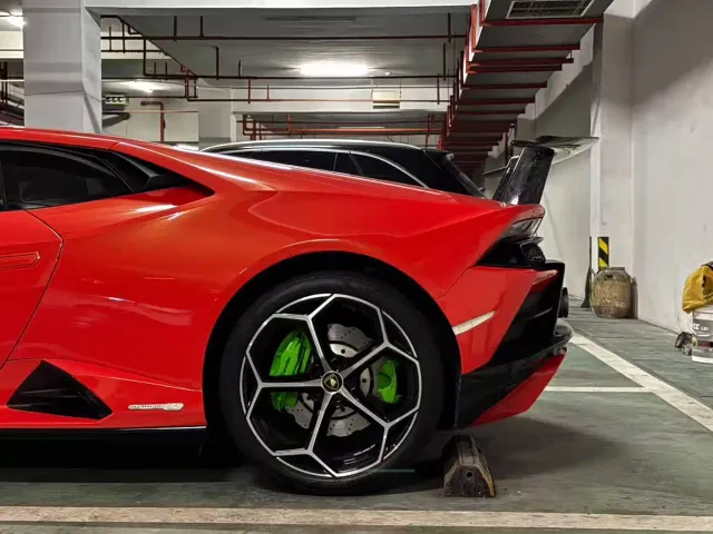 Lamborghini Huracan — Фото автомобиля 6
