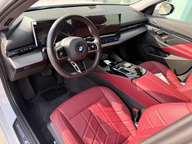 BMW 5 Series — Фото автомобиля 5
