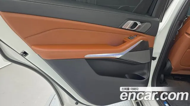 BMW X7 — Фото автомобиля 24