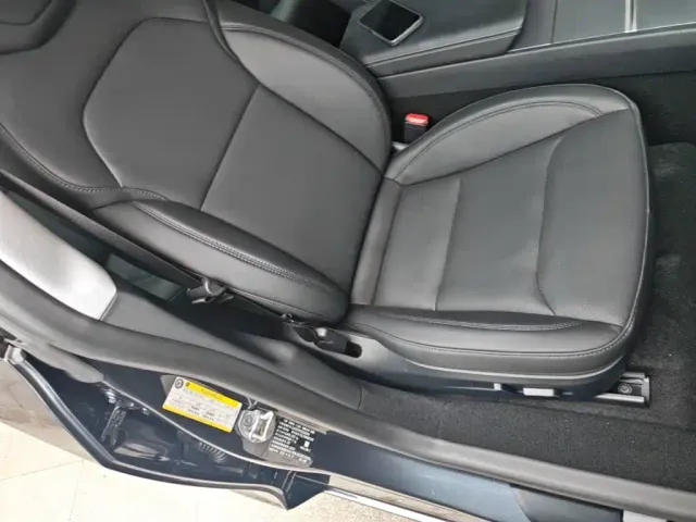 Tesla Model 3 — Фото автомобиля 24