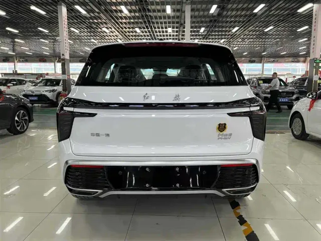Hongqi HS3 — Фото автомобиля 4
