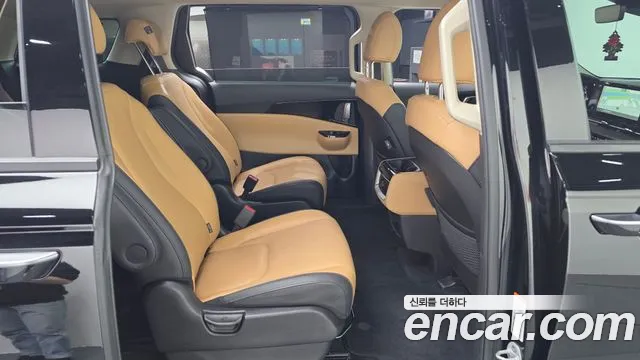 Kia Canival — Фото автомобиля 12
