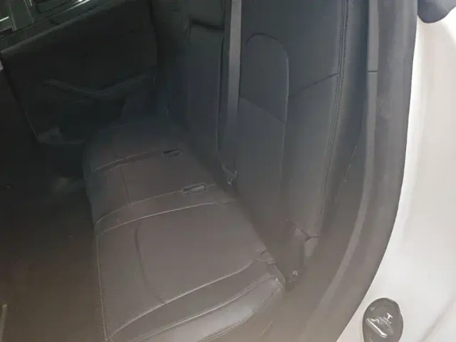 Tesla Model Y — Фото автомобиля 16