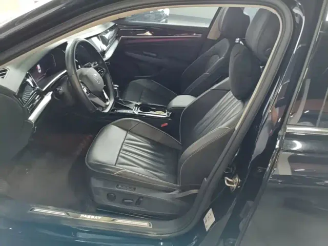 Volkswagen Passat — Фото автомобиля 14