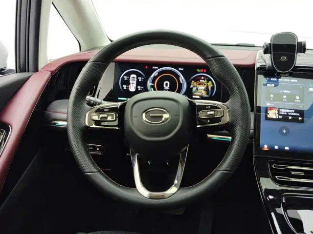 GAC Trumpchi E9 — Фото автомобиля 15