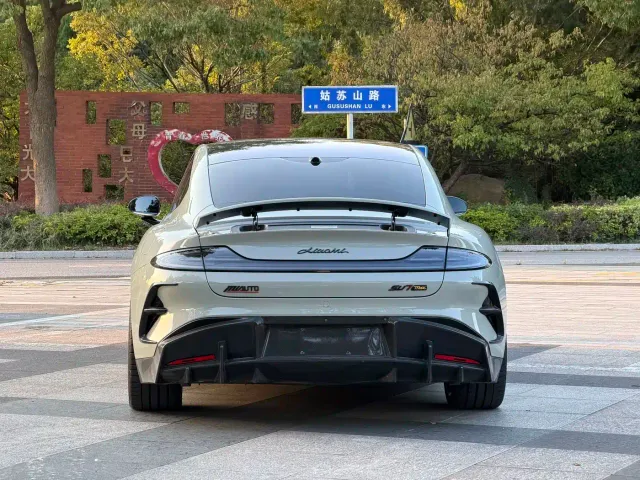 Xiaomi SU7 — Фото автомобиля 5