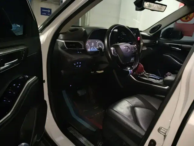 Toyota Highlander — Фото автомобиля 13