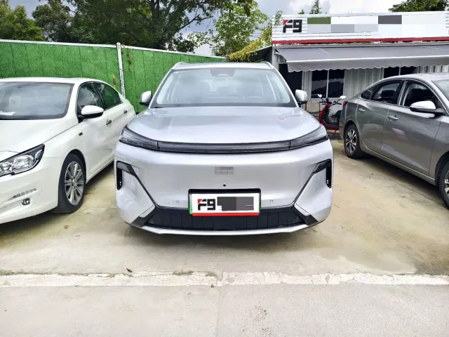 Geely Galaxy Starship 7 EM-i — Фото автомобиля 2