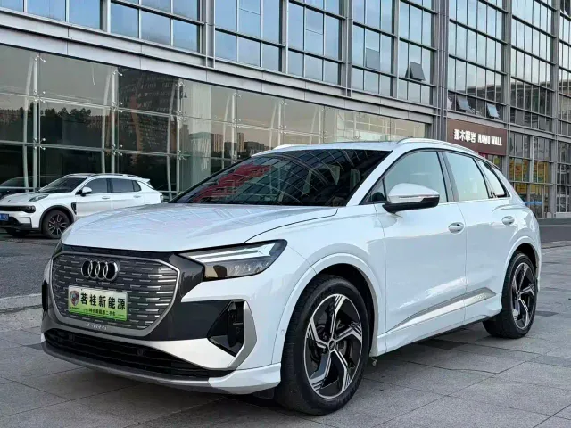 Фотография автомобиля — Audi Q4 e-tron