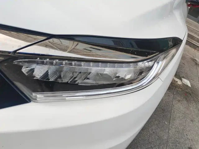Honda Vezel 2020 1.5L CVT Luxury — Фото автомобиля 5