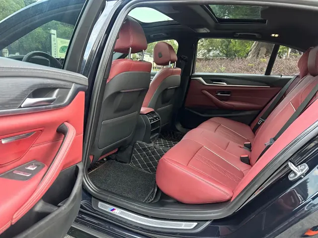 BMW 5 Series — Фото автомобиля 7