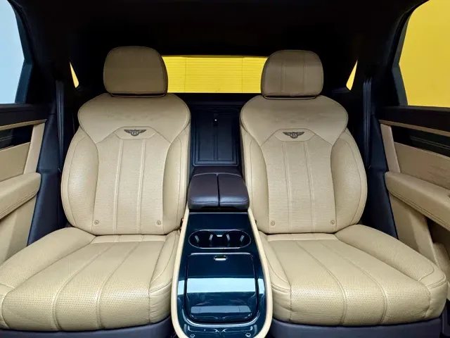 Bentley Bentayga — Фото автомобиля 22