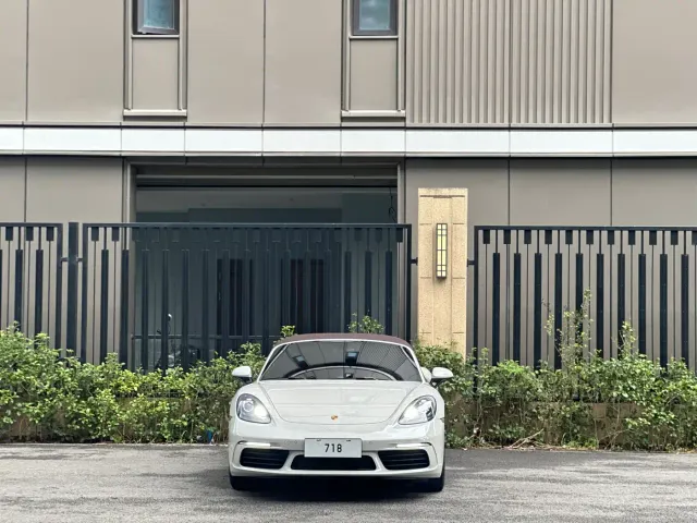 Porsche 718 — Фото автомобиля 15