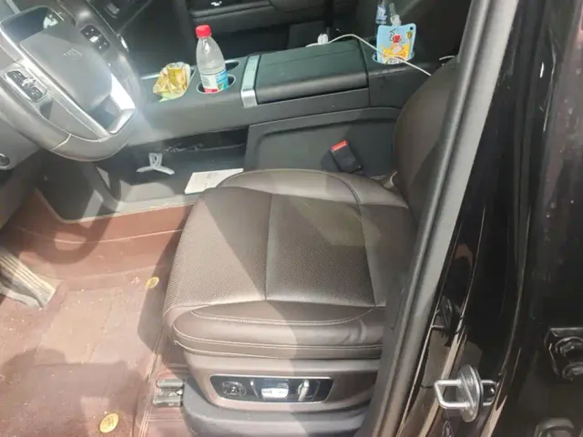 Li Auto L8 — Фото автомобиля 9