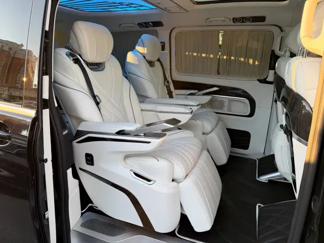Mercedes-Benz V-Class — Фото автомобиля 14