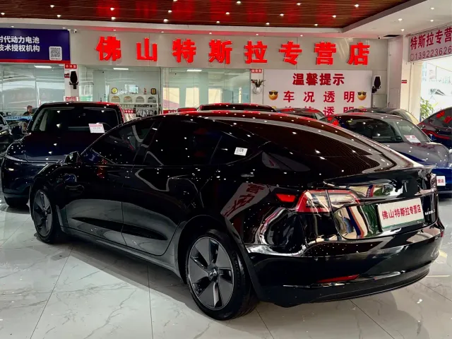Tesla Model 3 — Фото автомобиля 3
