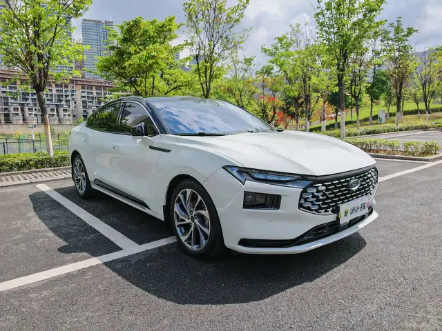 Ford Mondeo — Фото автомобиля 3