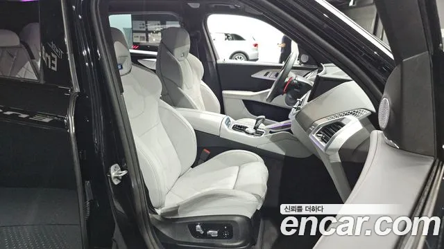 BMW XM — Фото автомобиля 12