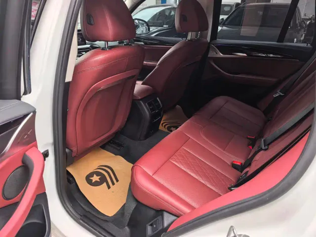 BMW iX3 — Фото автомобиля 11