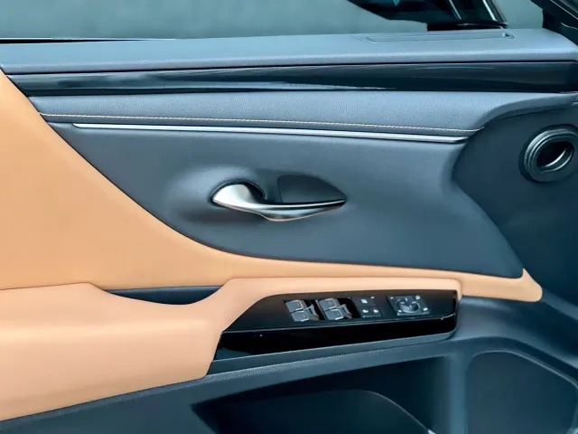 Lexus ES — Фото автомобиля 17