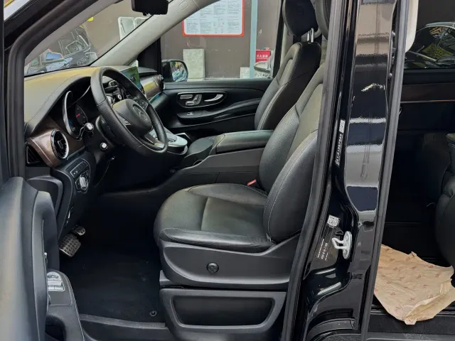 Mercedes-Benz V-Class — Фото автомобиля 21