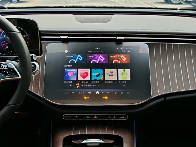 Mercedes-Benz E-Class — Фото автомобиля 10