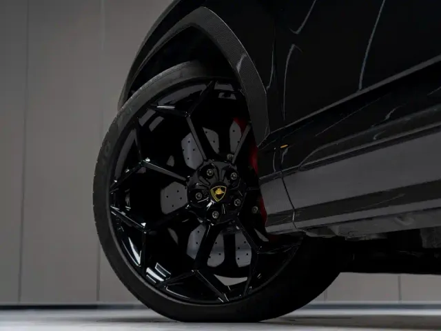 Lamborghini Urus — Фото автомобиля 6
