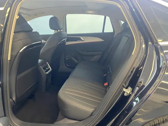 Hongqi H5 — Фото автомобиля 7