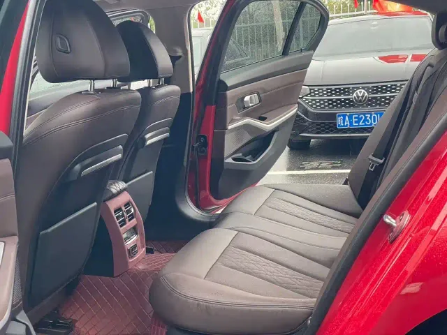 BMW 3 Series — Фото автомобиля 12