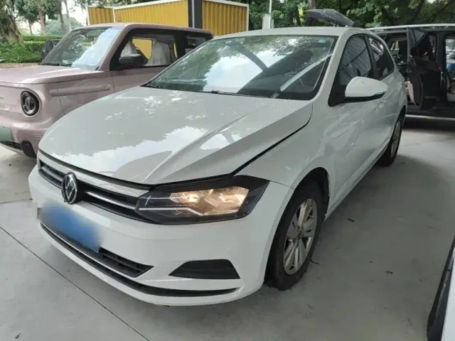 Фотография автомобиля — Volkswagen Polo