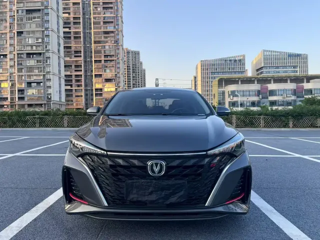 Changan Eado — Фото автомобиля 2