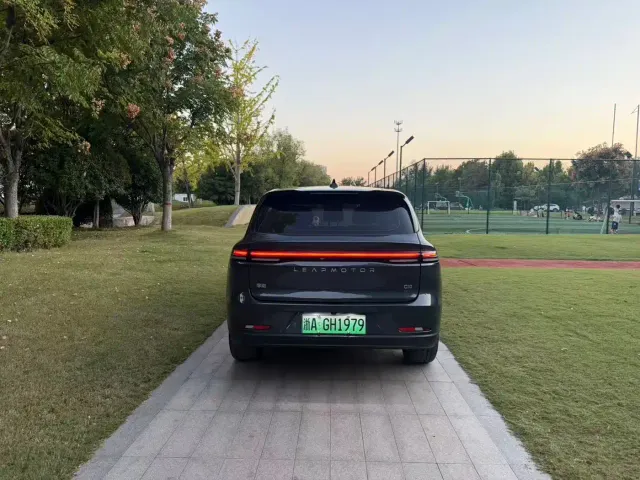 Leapmotor C10 — Фото автомобиля 5