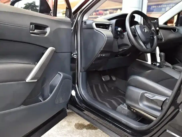 Toyota Corolla Cross — Фото автомобиля 7