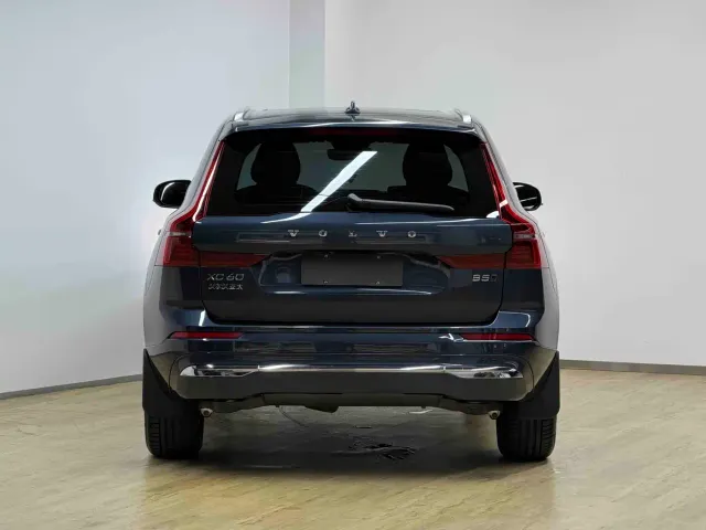 Volvo XC60 — Фото автомобиля 25