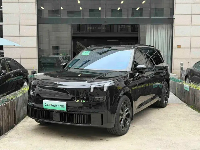 Фотография автомобиля — Lynk & Co 900
