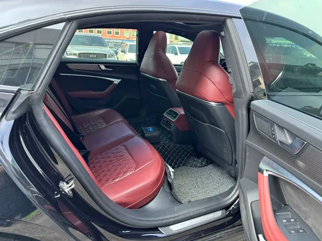 Audi A7L — Фото автомобиля 13