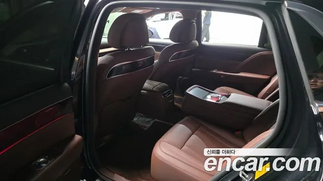 Genesis G90 Бензин 3.5 турбо AWD — Фото автомобиля 11