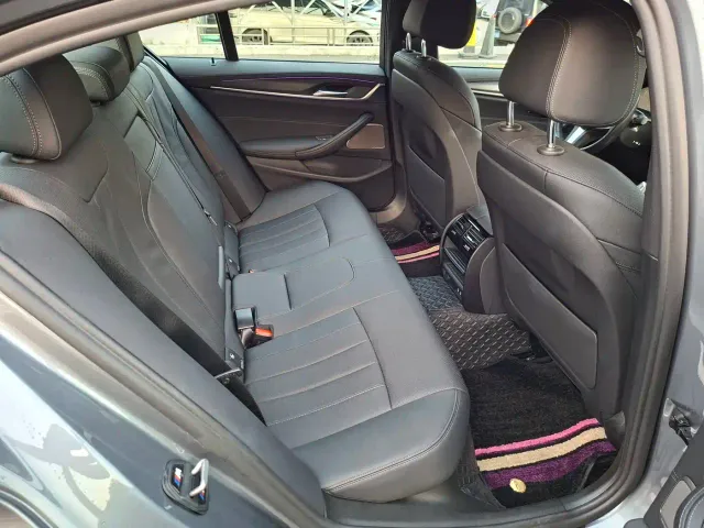 BMW 5 Series — Фото автомобиля 18