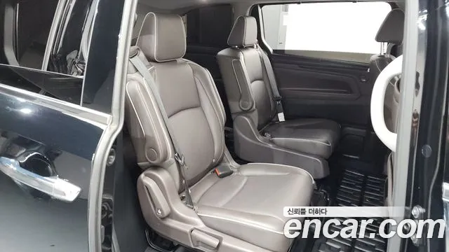 Honda Odyssey — Фото автомобиля 2