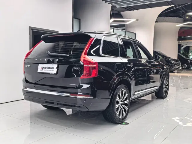 Volvo XC90 — Фото автомобиля 15