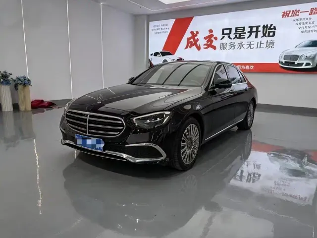 Фотография автомобиля — Mercedes-Benz E-Class