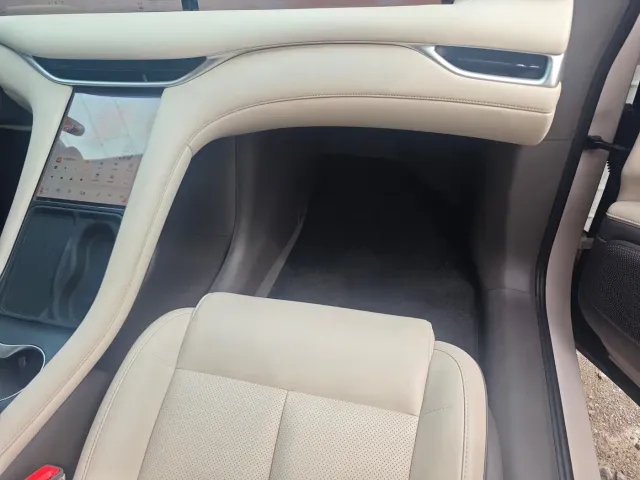 IM Motors LS6 — Фото автомобиля 11