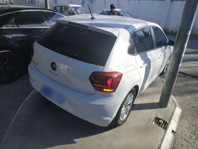 Volkswagen Polo — Фото автомобиля 4